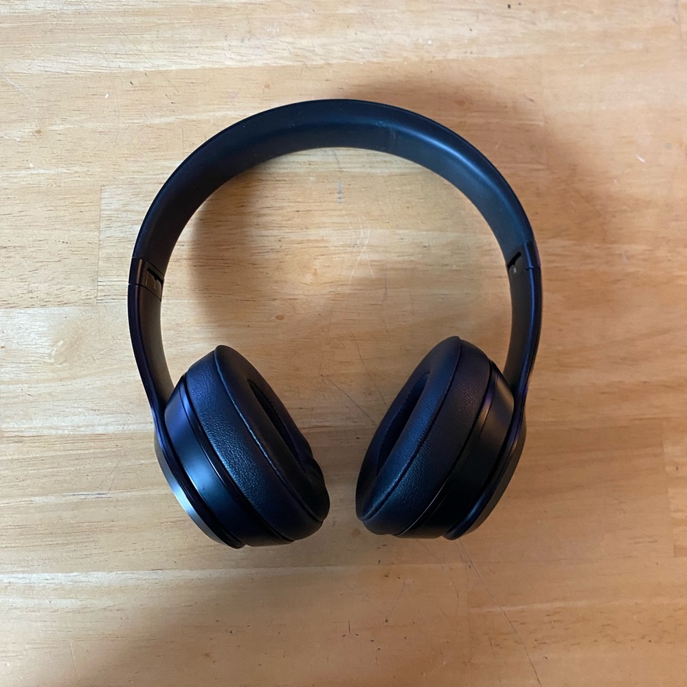 Beats by Dre. Beats Solo3 Wireless On-Ear Headphones - Matte Black